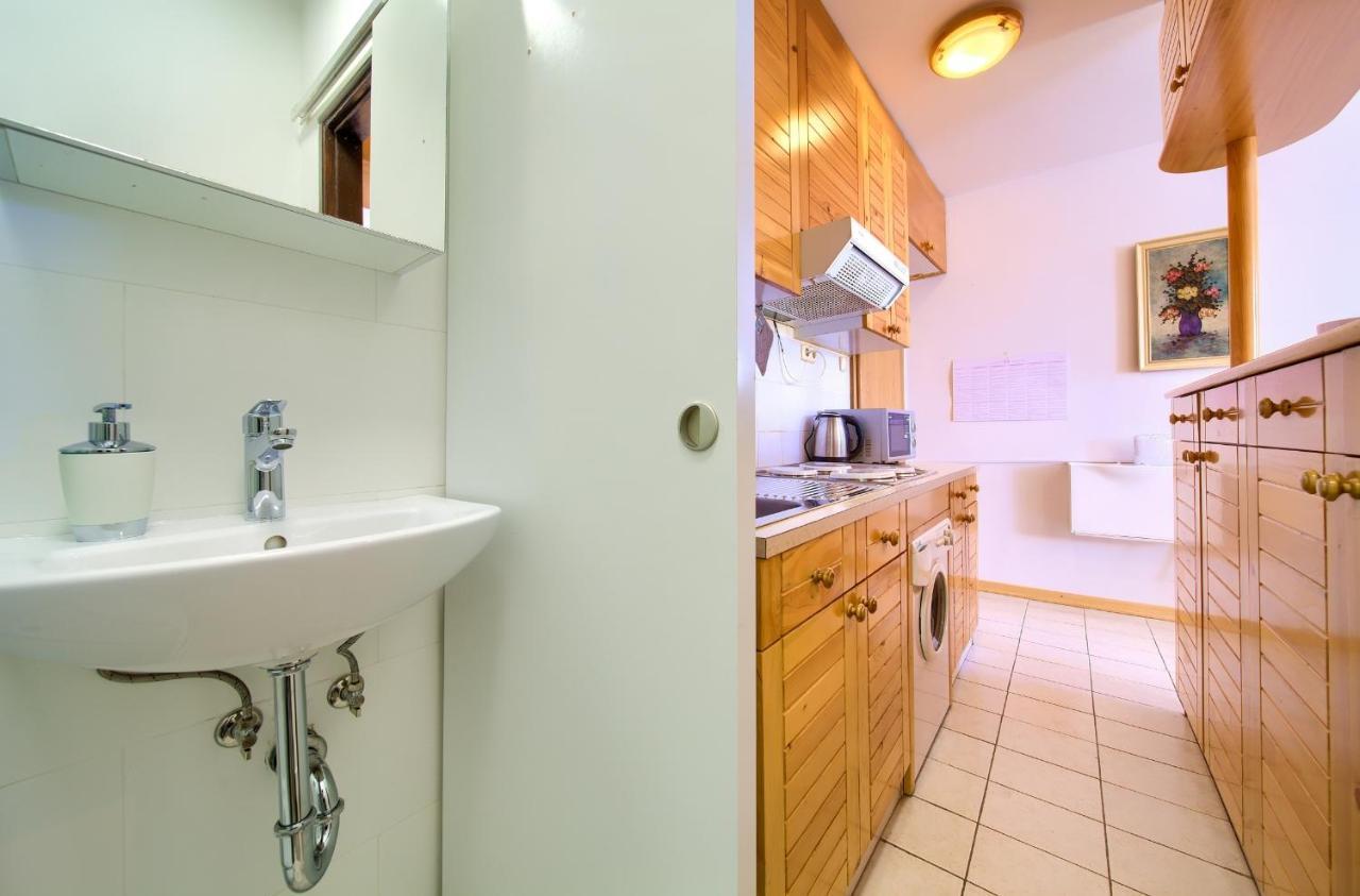 Studio Apartment Vesna Krk Town Exterior photo