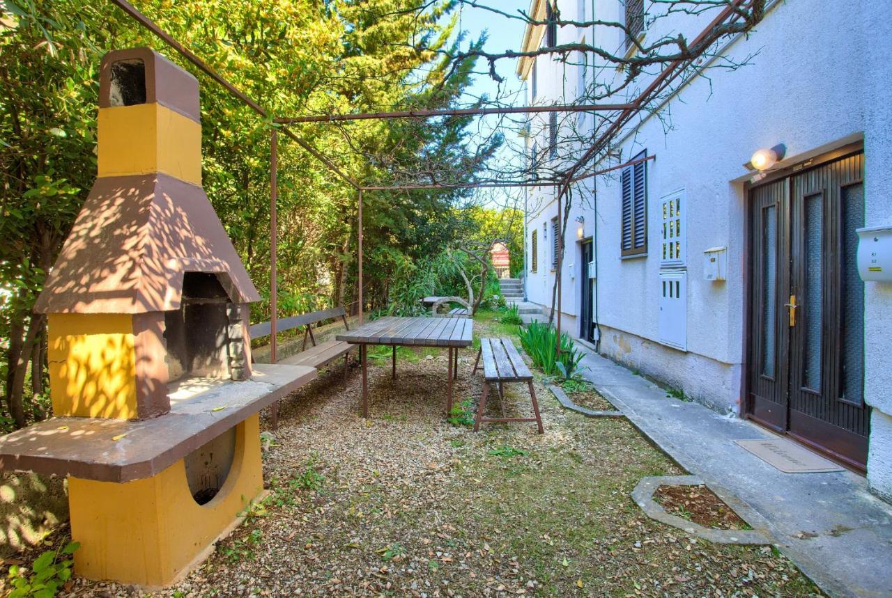 Studio Apartment Vesna Krk Town Exterior photo